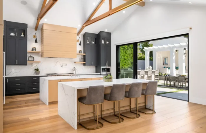 pendant lighting over kitchen island