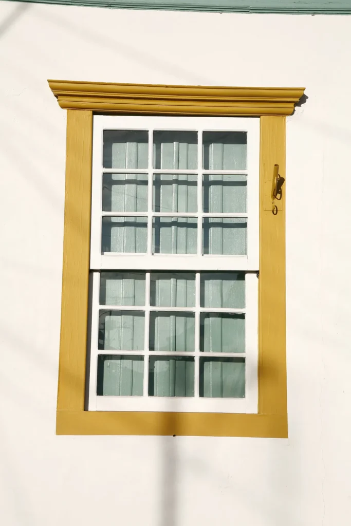 exterior window trim window in colonial house in paracatu colonial tow