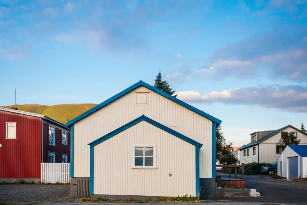 Siding Options for a House: Materials, Cost Drivers, and Contractor Tips