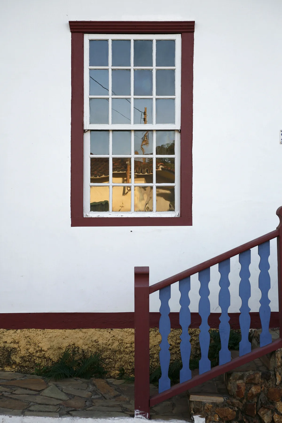 single hung window window starir colonial house paracatu t